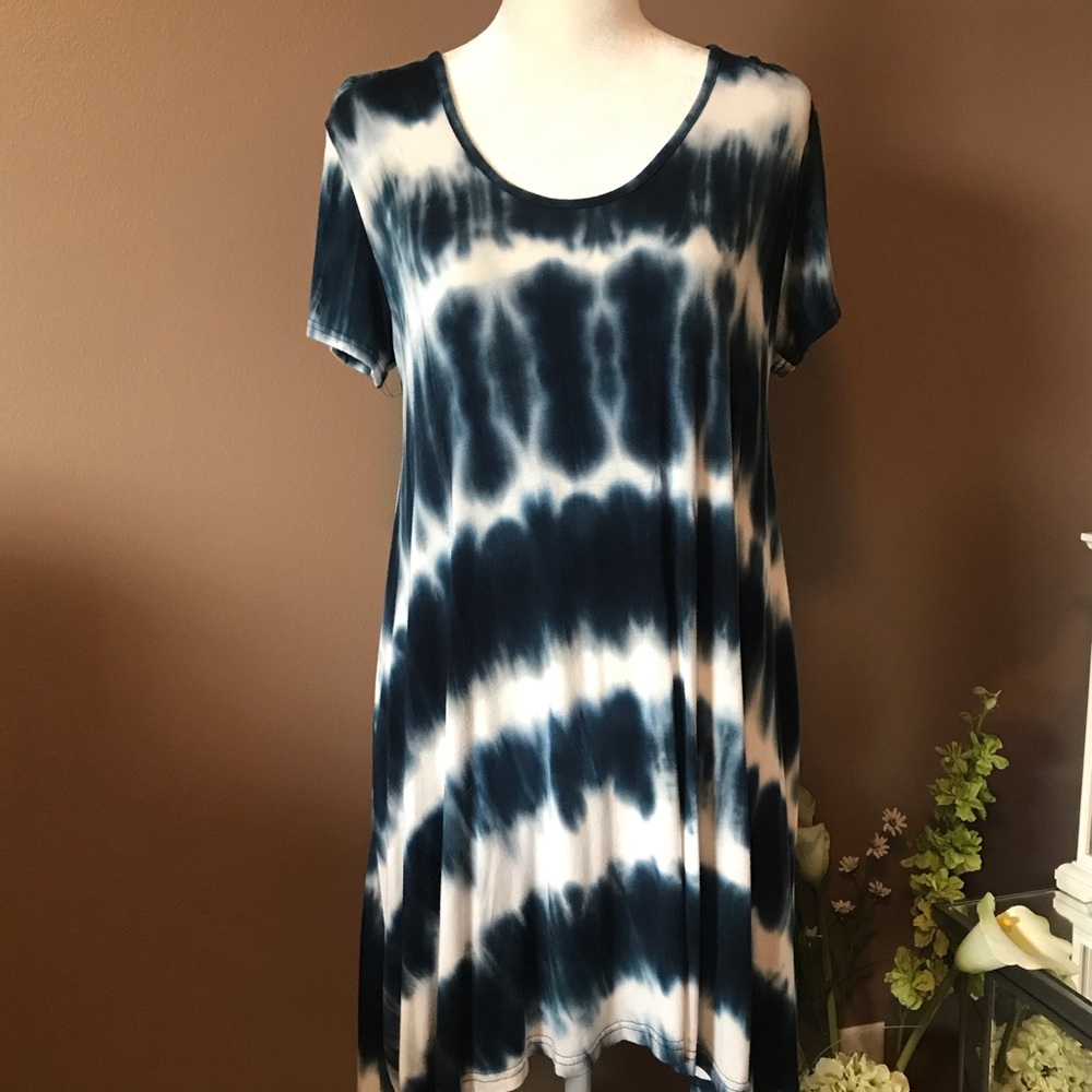 Women’s shark bite tunic.